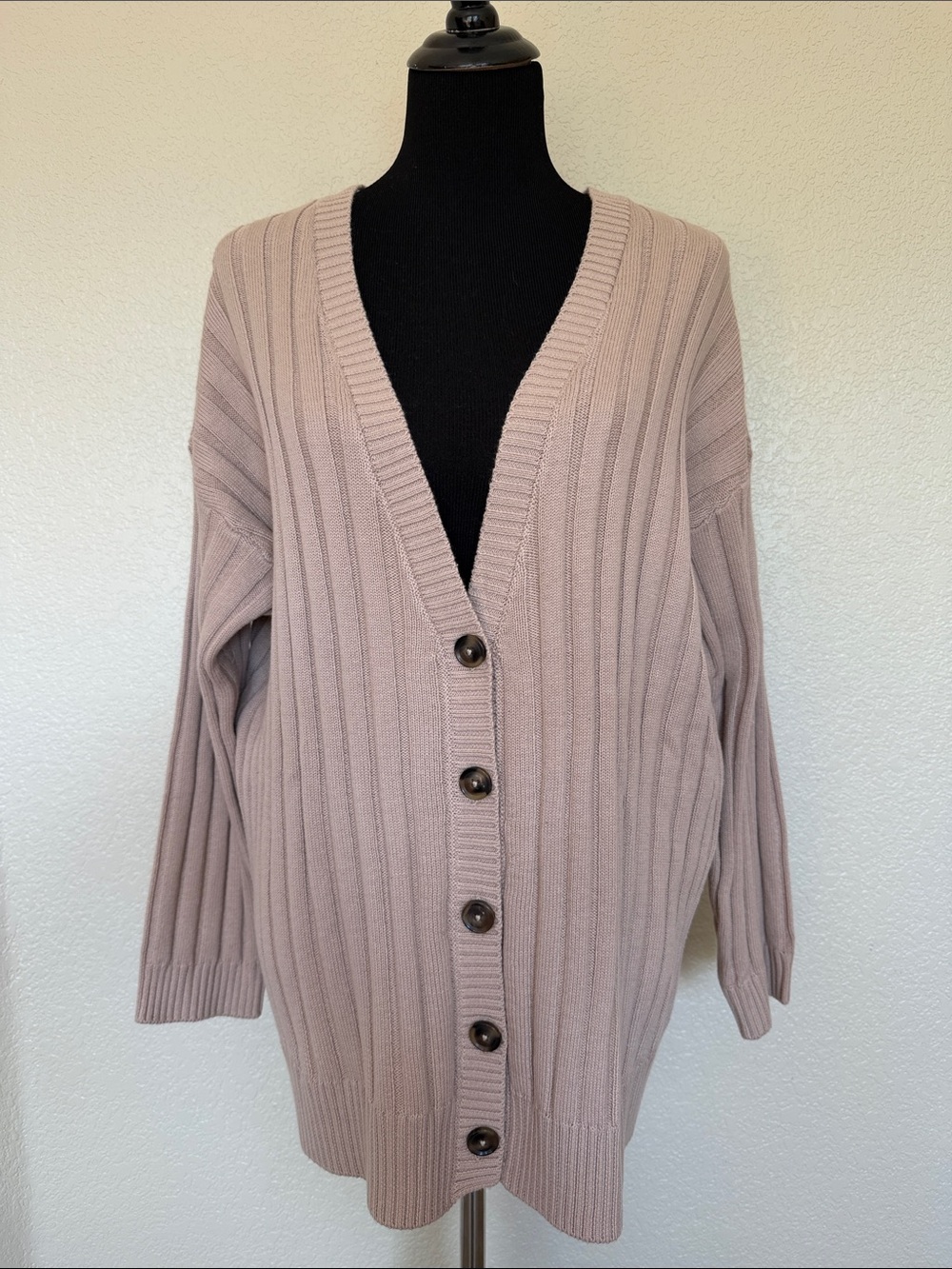 Ribbed Button-Front Cardigan in Mushroom Color